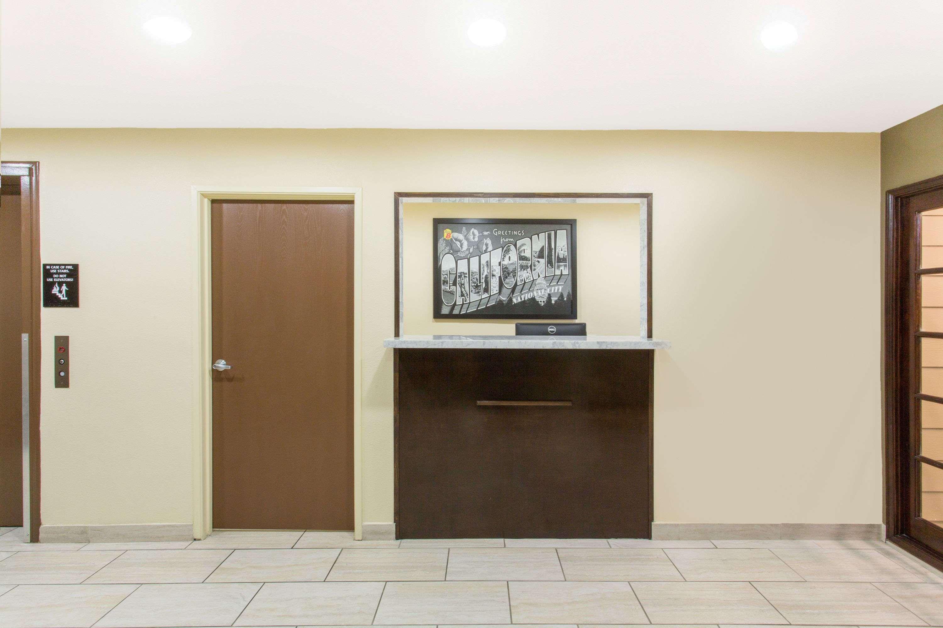 Super 8 By Wyndham National City Chula Vista Kültér fotó